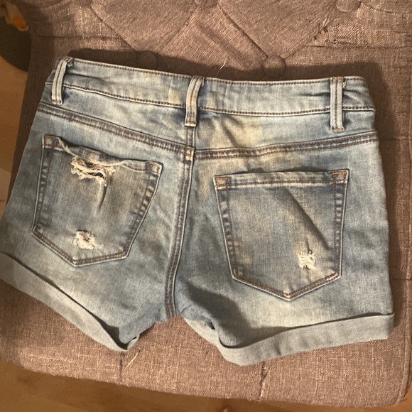 Ardene light washed shorts - Picture 2 of 3